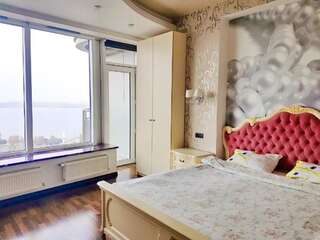 Апарт-отели Best Apartments in Most City Днепр Апартаменты с 2 спальнями и балконом, вид на реку-4